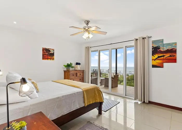 Mph Spacious Penthouse With Ocean Views